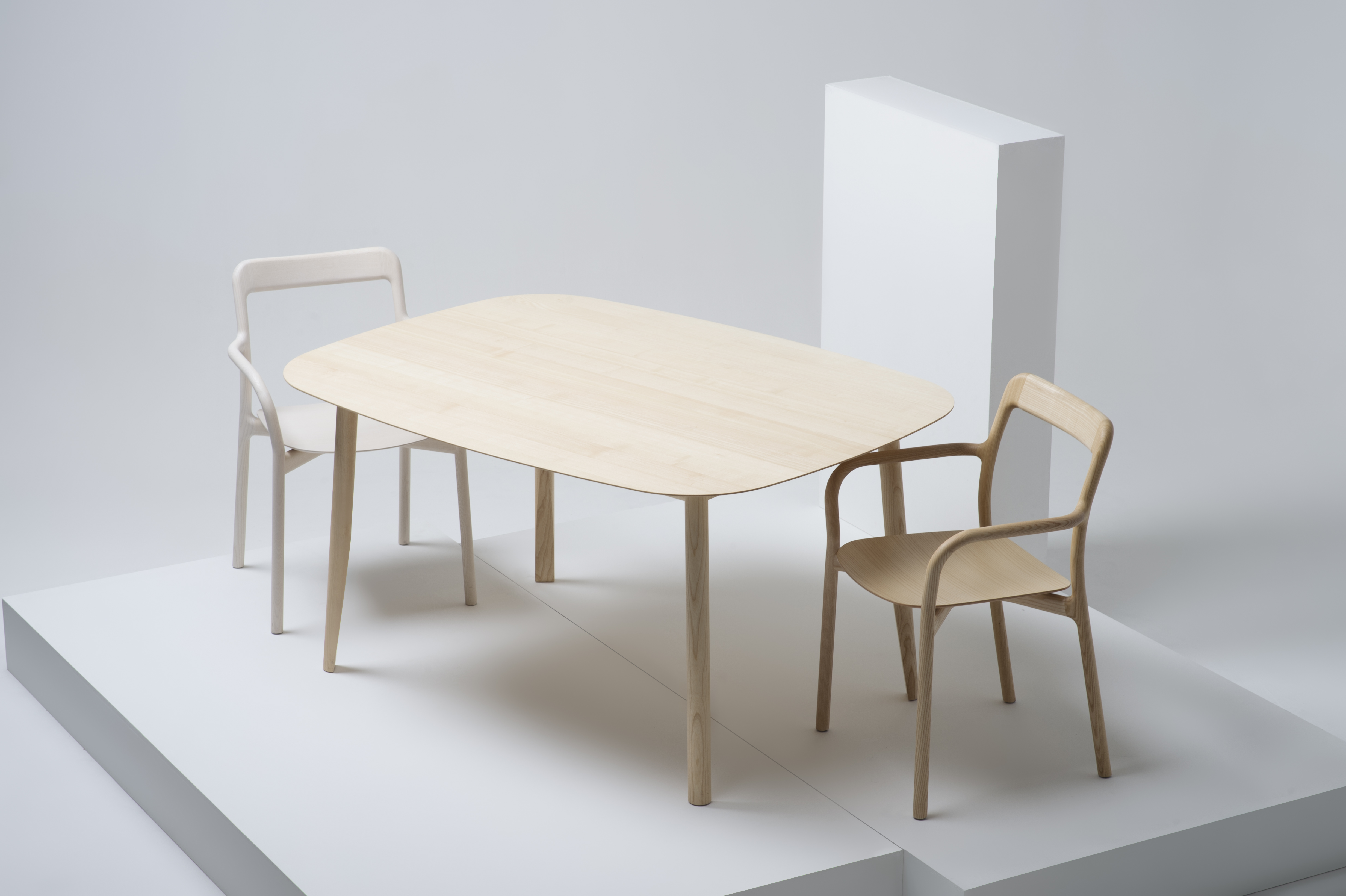 开云（中国） - 桌几|餐桌|办公家具|设计师家具|布兰卡餐桌